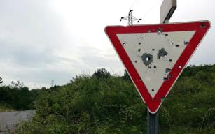 Trafik Levhaları Hedef Tahtası oldu…