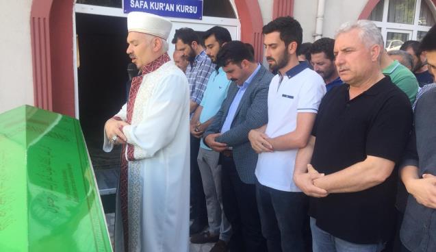 Son yolculuğuna uğurlandı.