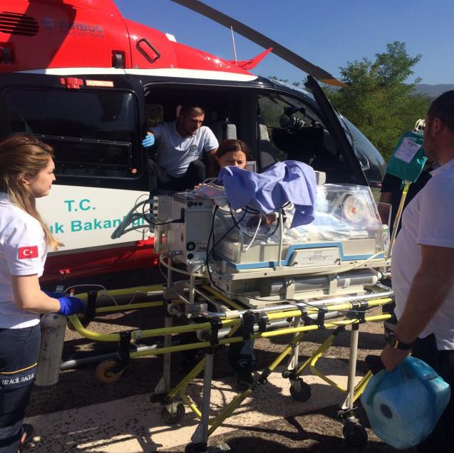 5 günlük bebek helikopterle İstanbul'a sevk edildi