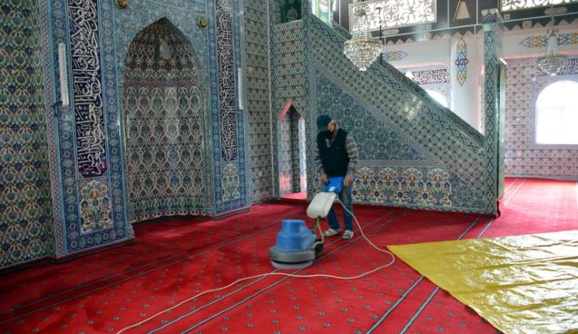  RAMAZAN AYI ÖNCESİ CAMİLERDE TEMIZLIĞE BAŞLANDI