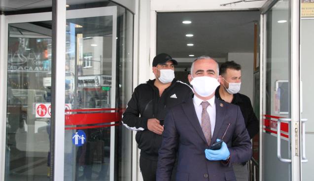 SAPASAĞLAM KARŞINIZDAYIM