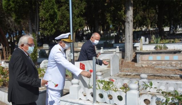 Şehitliği ziyaret ettiler