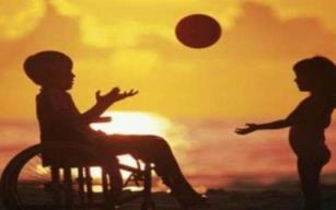 Engelliler gününde… Sandalye, bot, sertifika, müzik yemek…