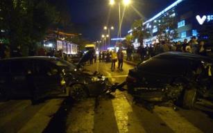 AVM önünde zincirleme kaza…