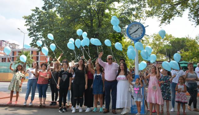 INTERACT KULÜBÜ GENÇLERİNDEN EREĞLİ’YE MEYDAN SAATİ