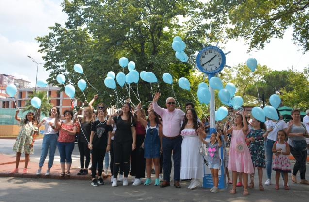 INTERACT KULÜBÜ GENÇLERİNDEN EREĞLİ’YE MEYDAN SAATİ