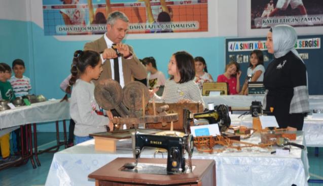 Öğrencilerden sergi…