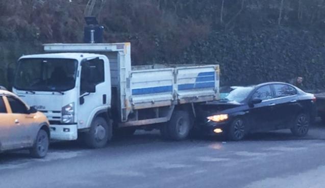 Kamyonun altına girdi...