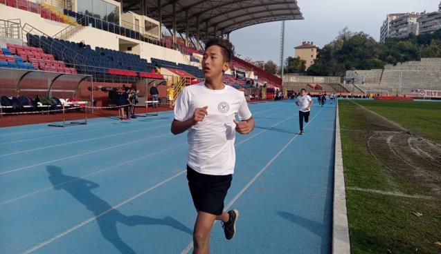 Afgan uyruklu öğrencinin büyük başarısı