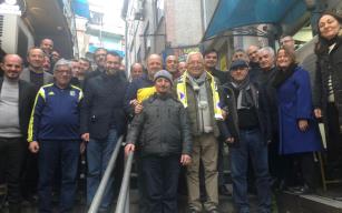 ‘EL BİRLİĞİYLE YERE DÜŞEN CENAZE KALDIRILACAK’