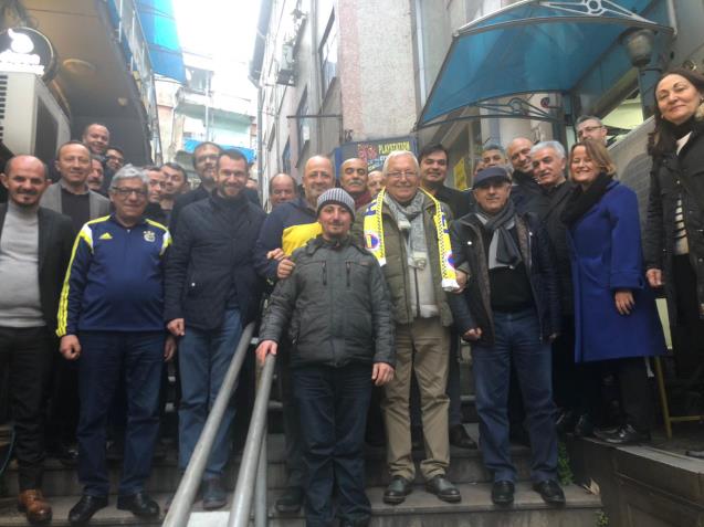 ‘EL BİRLİĞİYLE YERE DÜŞEN CENAZE KALDIRILACAK’