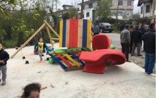 Seçimi kaybetti… Yaptırdığı çocuk parkını söktü!..