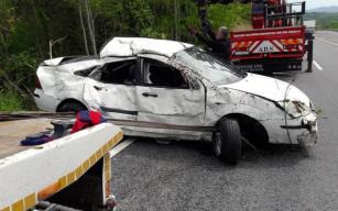 Takla attı, yoldan çıktı...