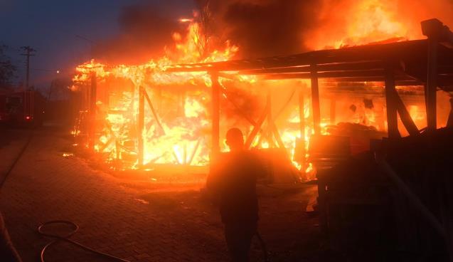 Ahırda çıkan yangında 1 büyükbaş hayvan telef oldu