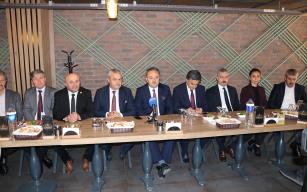 AK Parti teşkilatı basınla bir araya geldi