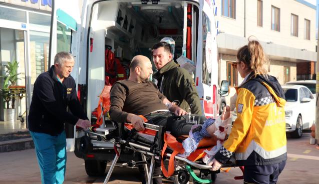 Tartıştığı iş yeri sahibini ayağından vurdu
