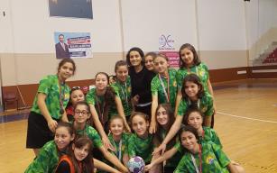 Kızlarımız, hentbolda  Zonguldak 2.si Kdz Ereğli Belediye 