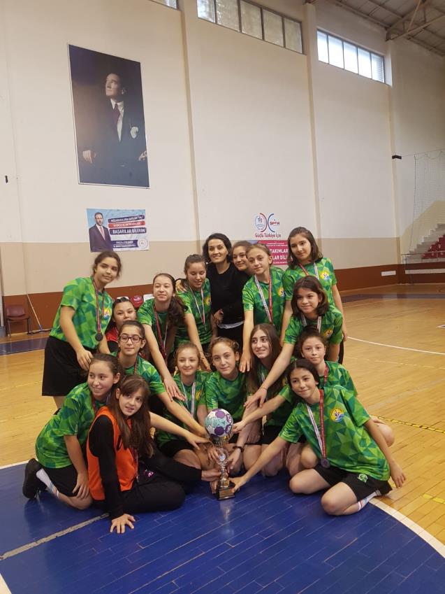 Kızlarımız, hentbolda  Zonguldak 2.si Kdz Ereğli Belediye 