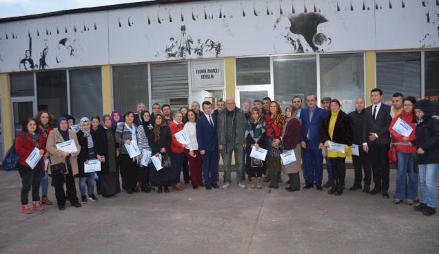 BAHÇIVANLIK KURSİYERLERİNE KATILIM BELGELERİ VERİL