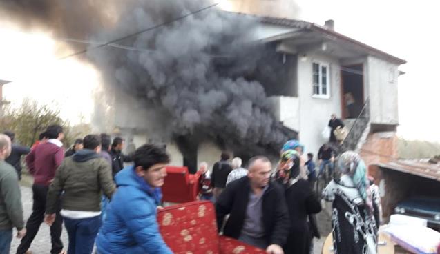 Abdi Köyün'de yangın