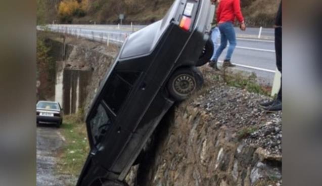 Otomobil alt yola düştü!..