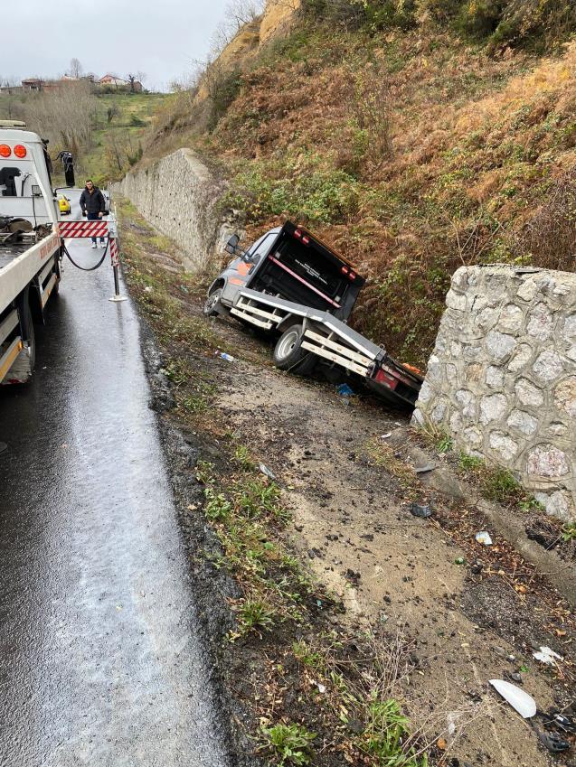 Direksiyon hakimiyetini kaybetti.