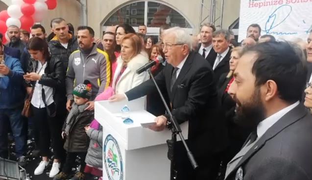 "Ben 118 bin kişinin belediye başkanıyım."