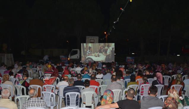 AÇIK HAVA SİNEMA KEYFİ TOPÇALI’DAYDI 