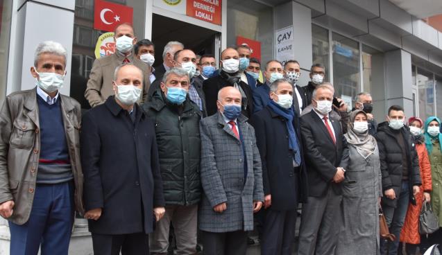 AK PARTİ, YENİ YÖNETİCİLERİ ZİYARET ETTİ