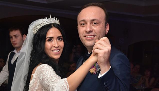 Örnek düğünde örnek davranış!..