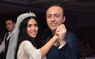 Örnek düğünde örnek davranış!..