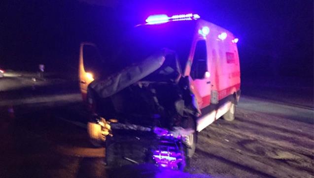 Ambulans kaza yaptı...