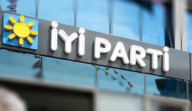 İYİ Parti il yönetimleri böyle istifa etti!