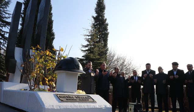 Metin Türker ölümünün 22. yılında mezarında anıldı