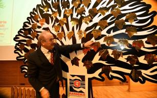  Müdür Soykan:Tonu 2 bin dolar olan ürünler üretmeliyiz