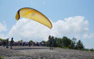 Yamaç paraşütü adeta hayran bıraktı!..