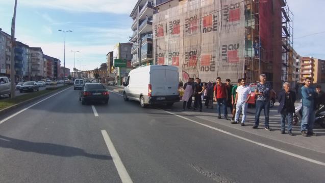 Kamyonete çarptı!..