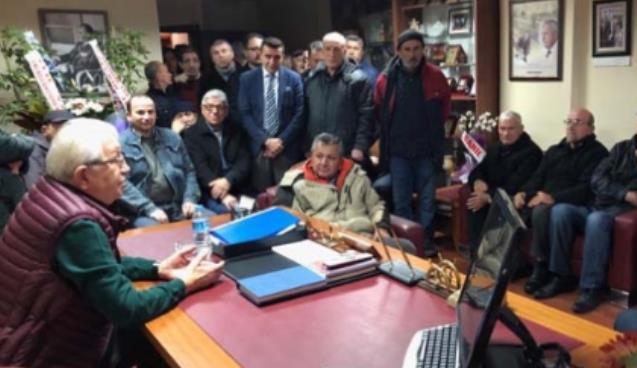 "LİDERE OY VERİN!.."