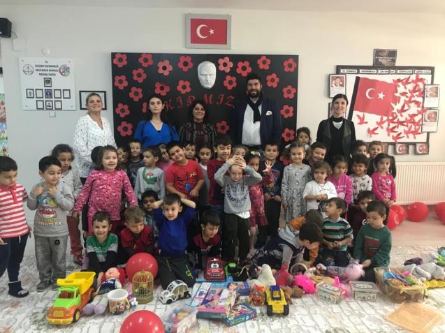 Zonguldaklı iş adamı miniklere destek oldu