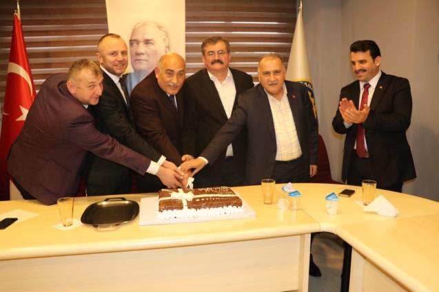 Şahin, TSO’da sürprizle karşılandı…