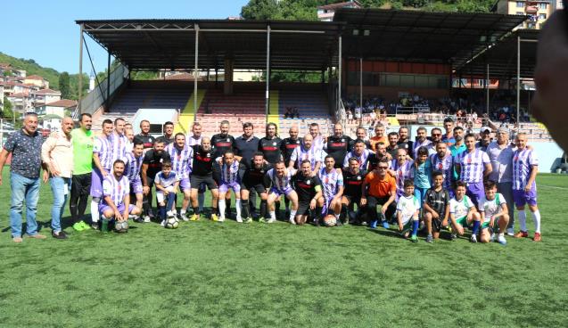 Sevgi, Barış, Dostluk maçı oynandı..