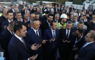  Çevre ve Şehircilik Bakanı Camii inşaatını inceledi