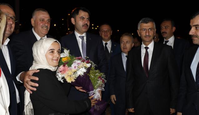 Bakan Murat Kurum, Kozlu Belediyesi'ni ziyaret etti