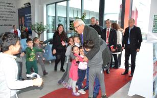 ÖĞRENCİLERDEN POSBIYIK’A SEVGİ SELİ