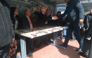 Esnafları ziyaret etti...