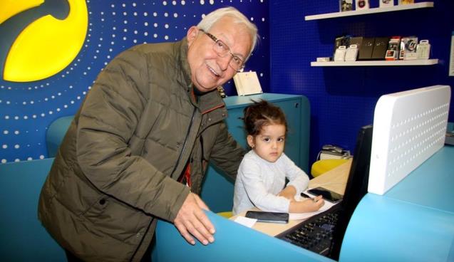 Coşkuyla karşılandı.