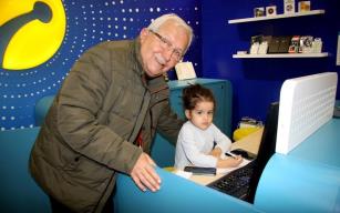 Coşkuyla karşılandı.