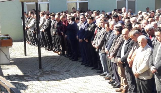 Son yolculuğuna uğurlandı...