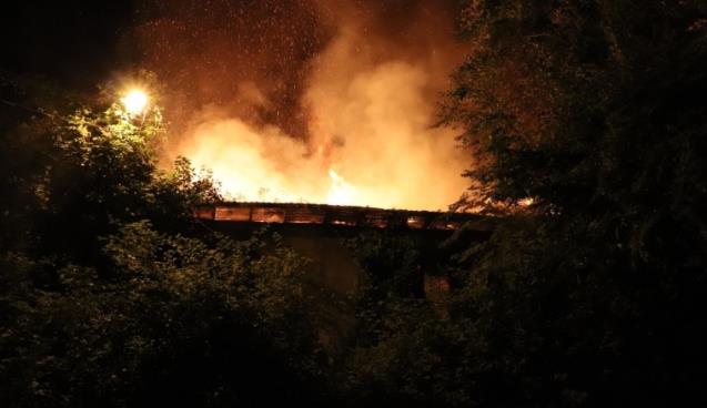 Gazinin evi alevlere teslim oldu…