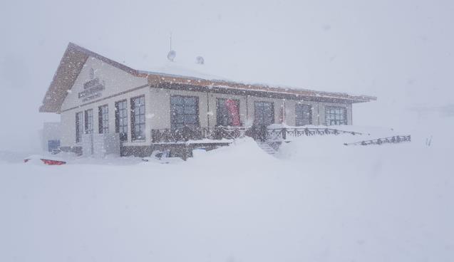 Keltepe Kayak Merkezi’nde kar kalınlığı 1 metreyi aştı